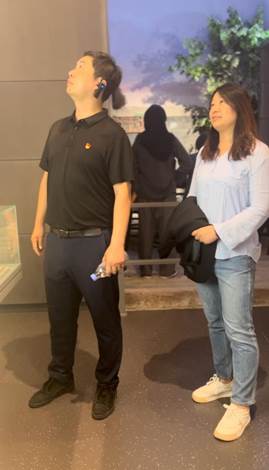 说明: 参观6:侯强、李木子