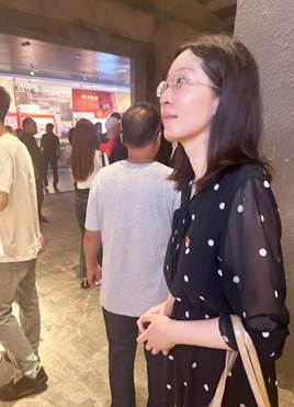 说明: 参观4:楚红兰